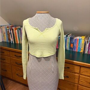 BDG Women’s Green Cropped Long Sleeved Henley Size Small Cotton Blend
